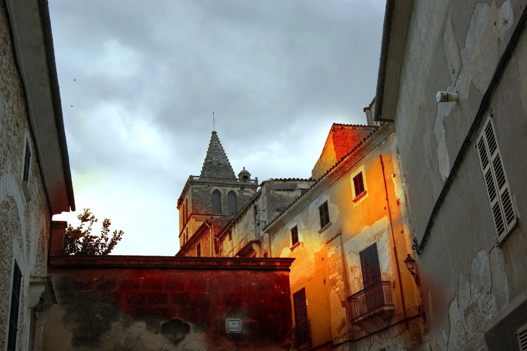 Kirche Santa Maria in Sineu bei Sonnenuntergang